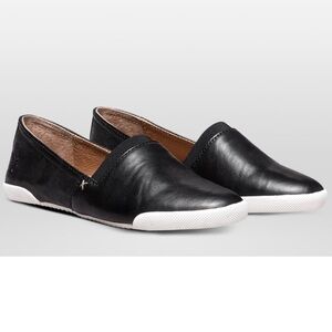 Frye Melanie Slip On Flats black leather Sz 7